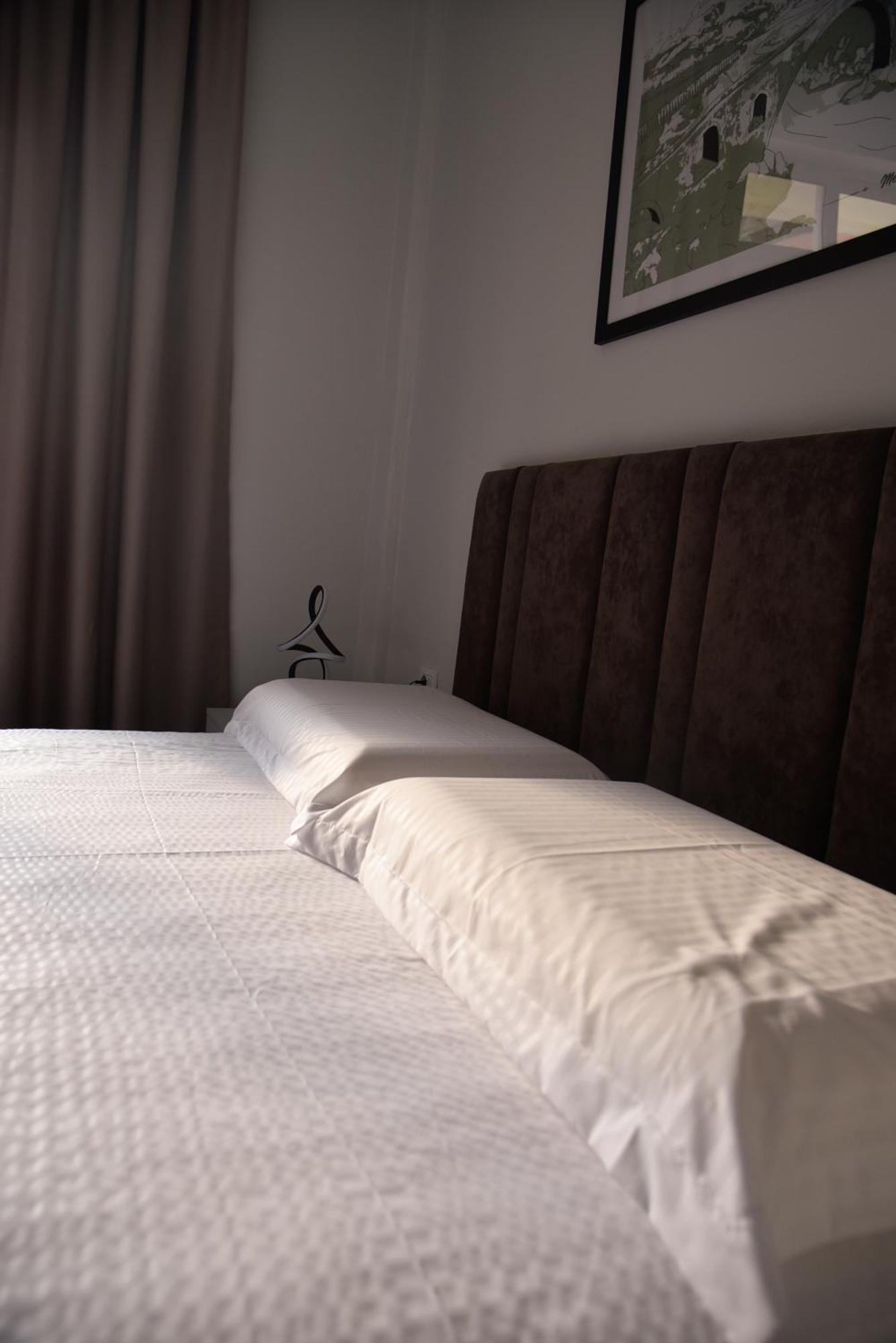City Center Inn Shkoder Exterior photo