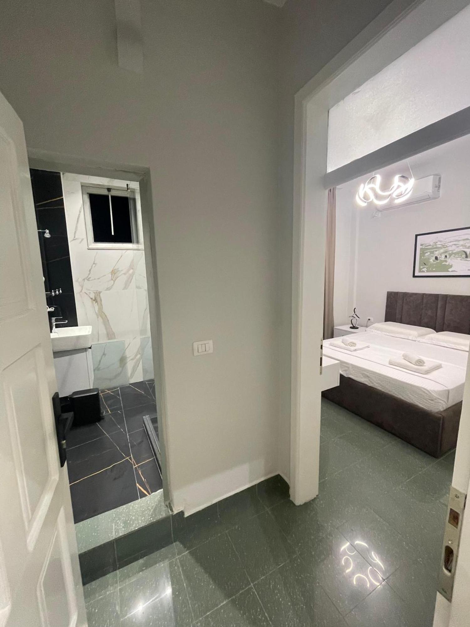 City Center Inn Shkoder Exterior photo
